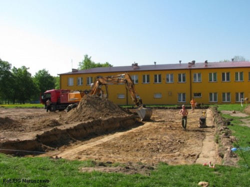 Budowa zespołu boisk i urządzeń lekkoatletycznych_15.05.2013r.