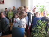 Wizyta dzieci ze SP w Krysku w UG Naruszewo_2010_002