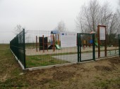 Budowa placów zabaw w Krysku i w Nacpolsku_tablica_Krysk