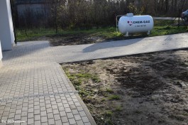Utwardzenie kostką brukową terenu przy świetlicy w Strzembowie_2020 (5)